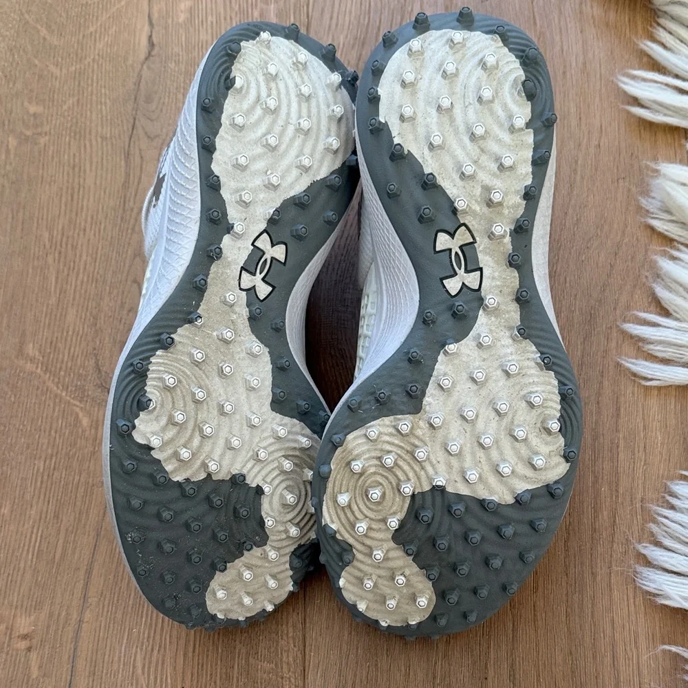 Women’s Under Armour Neutral Turf Shoes in Cream - Never Worn Outside
